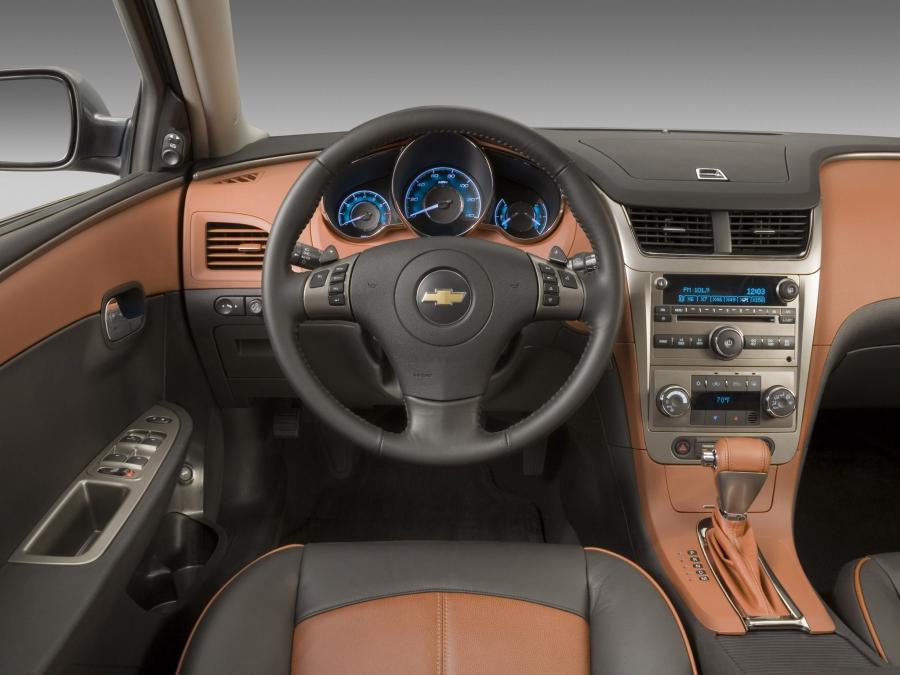  Chevrolet Malibu LTZ 2007 года  (фото 14 из 16)